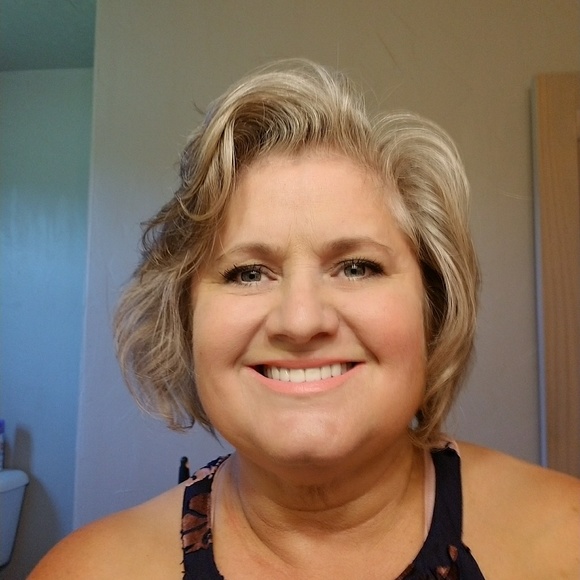 Meet your Posher, Beth - Picture 8 of 8